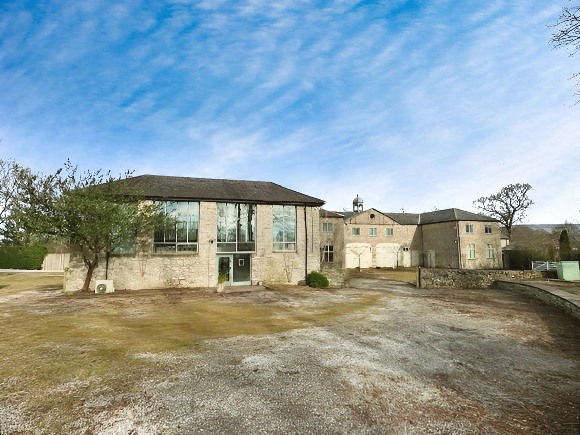 The Coach House & The Dovecote, Llanrhaeadr, Denbighshire LL16 4NL