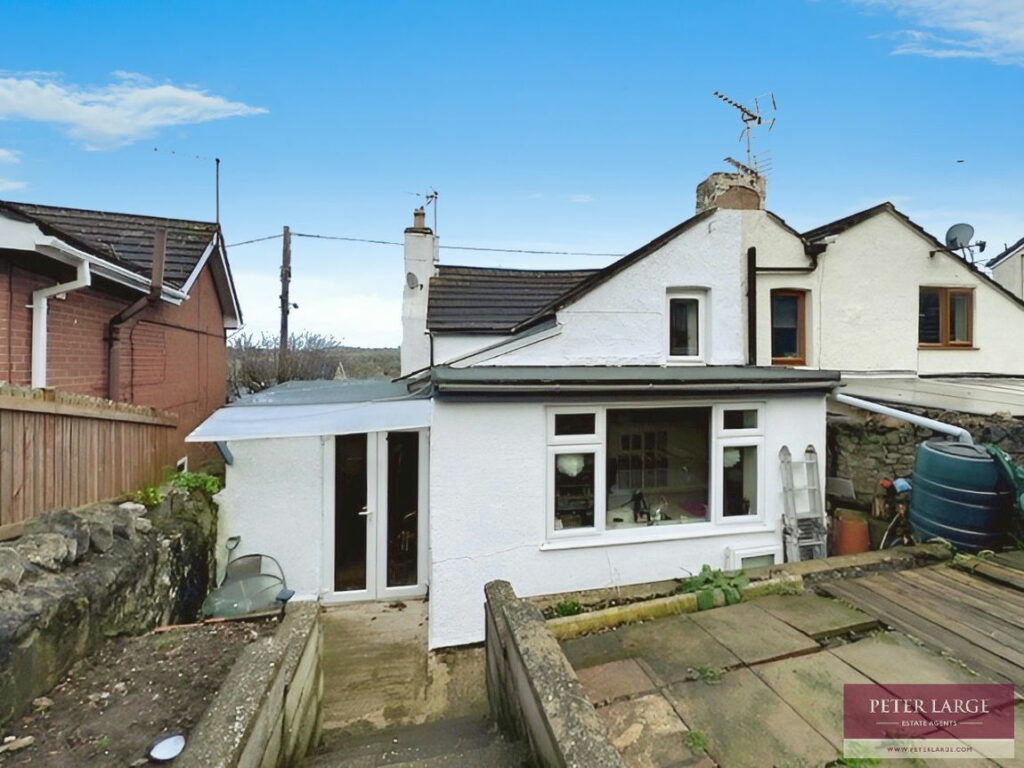 Hiraddug Road, Dyserth, Denbighshire LL18 6HS