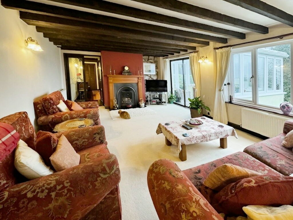 Ffordd Bryniau, Meliden, Denbighshire  LL19 8RD