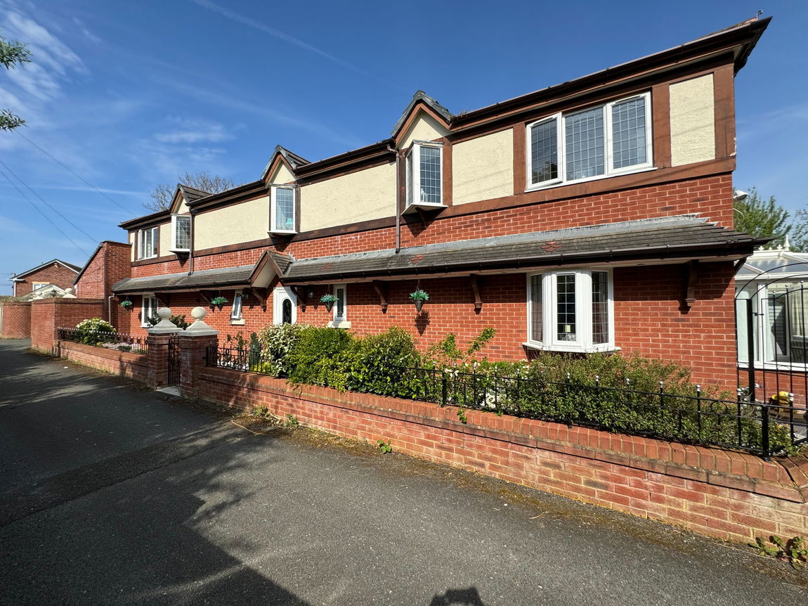 Riverside Cottage, Gwellyn Avenue, Kinmel Bay, LL18 5HR