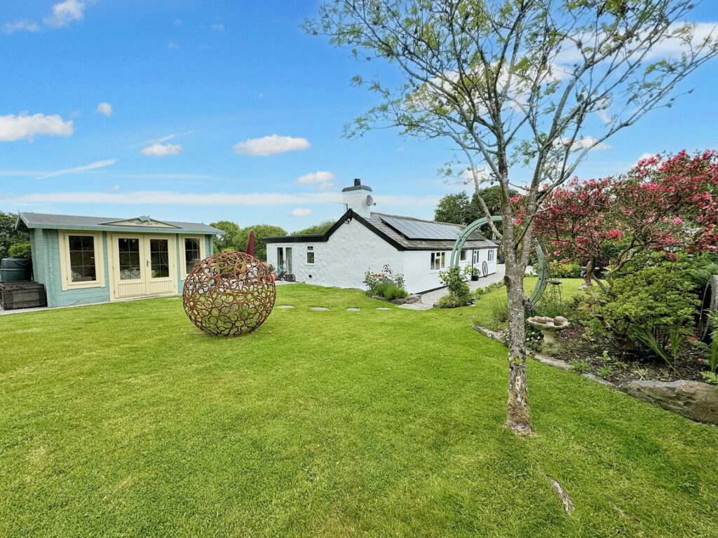 Llangernyw, Conwy, LL22 8PT