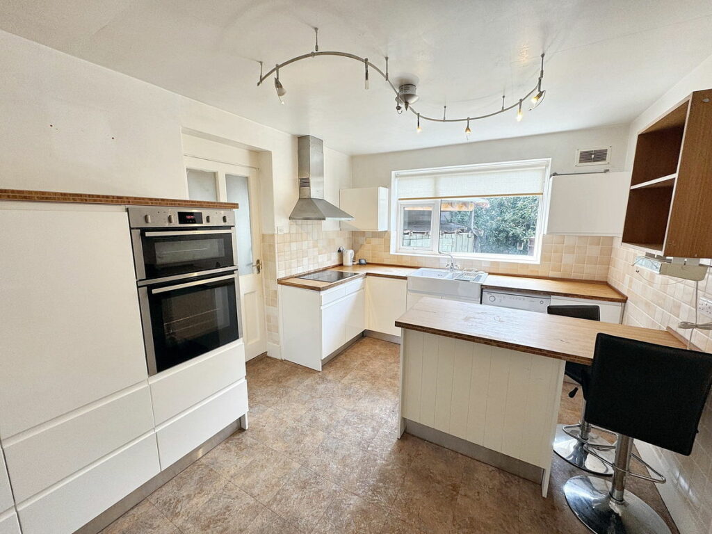 High Street, Abergele, Conwy, LL22 7AR