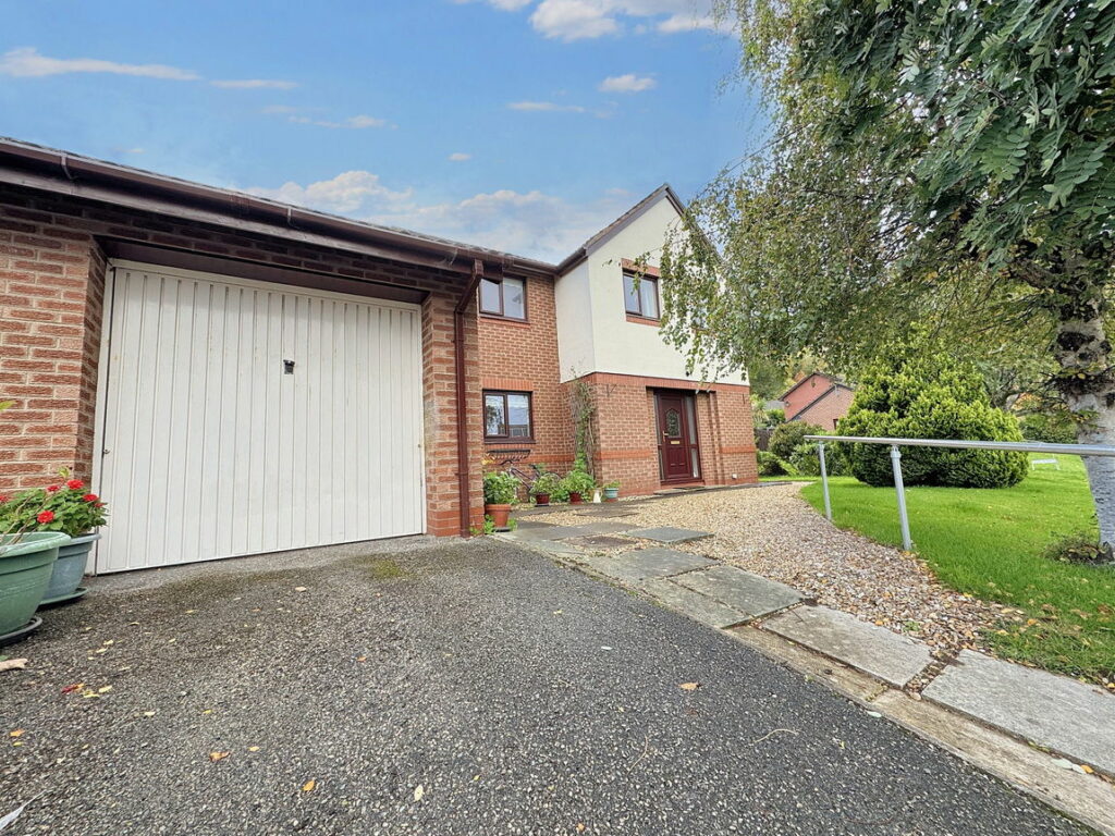 Bryn Castell, Abergele, LL22 8QA