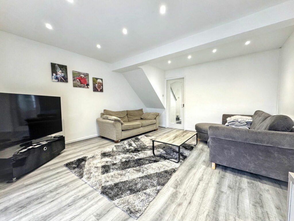 Laurel Grove Mews, Towyn, Conwy, LL22 9HQ